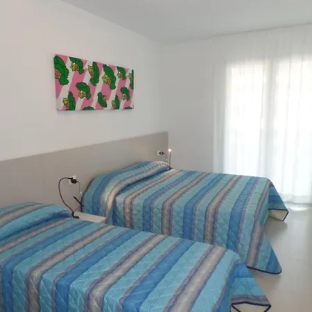 Διαμέρισμα Contemporary Hideaway With Pool